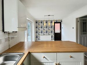 Kitchen/Diner- click for photo gallery